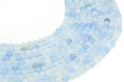 Cuentas facetadas de aguamarina de 6 mm en un hilo de 40 cm.