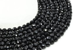 Cuentas facetadas de ónix negro de 8 mm en un hilo de 40 cm.